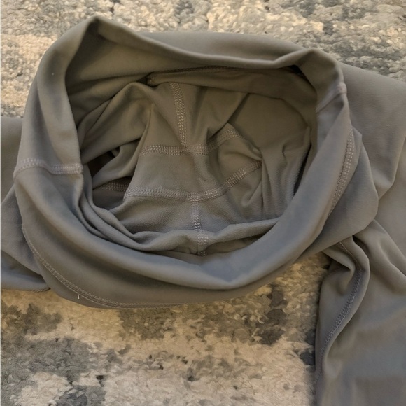 NVGTN Grey 7/8 Compression Leggings, SZ XS - Picture 5 of 6